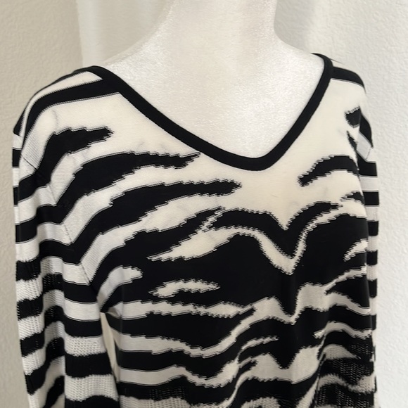 Stylish Long sleeve Sonia Rykiel (Zebra-like) pattern blouse. - Picture 2 of 7